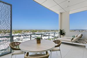 Azzure Bokarina Penthouse- Brand New- Ocean View- Resort Style Pool- Steam Room