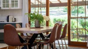 The Burrows of Penrose