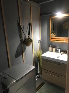 Studio vue splendide sur mer et port