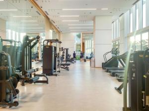 Modern 1BR Apartment Steps from Beach and Dubai Nightlife