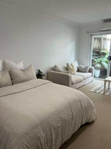 Cozy Studio with Private Entrance & Ensuite