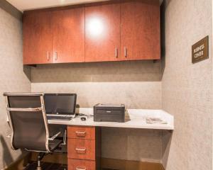 Comfort Inn & Suites Brattleboro I-91