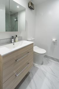 Elegant 4-Bedroom Townhouses in Vibrant CBD