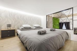 Modern Downtown Oasis