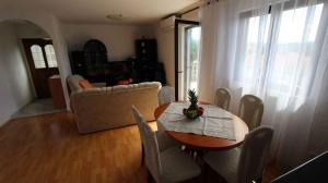 Apartment in Malinska 12