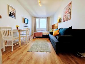 LIVE-INN PRAGUE SUPERIOR SUITE FOR 1-4 GUESTS, 20 Mins to center, Lift, Gym, Reception, Parking, Roof Terrace, Game & Party Room