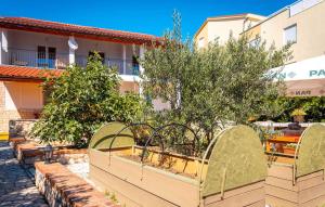 Awesome Apartment In Barbat Na Rabu