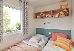 Campings Camping du Lac de Pouzauges a 15- du PuyduFou : photos des chambres