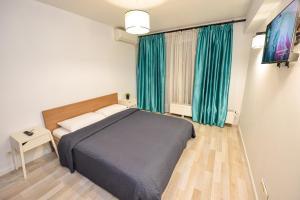 Christmas Decorated Shabbat Apartments