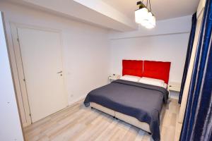 Christmas Decorated Shabbat Apartments