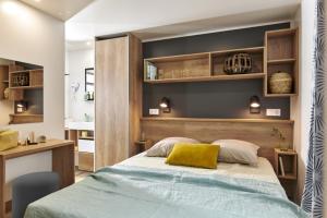 Campings Camping du Lac de Pouzauges a 15- du PuyduFou : photos des chambres