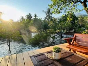 ชานไม้ ใน เล เกาะช้าง - Ban Dan Kao