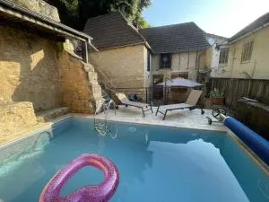 Maison en pierre avec piscine et terrasse pour 6 - Aubas