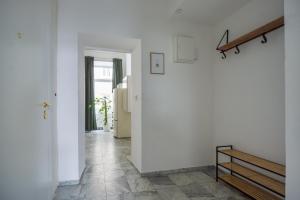 Central apartment in Viennese old building