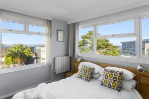 Heathcliff - Coastal Walks and Sea Views