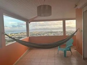 Appartement confortable à Fort-de-France, 95 m² avec terrasse - Châteaubœuf