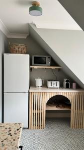 Luxury coastal retreat - On-site parking - sleeps 4