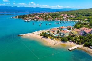 Romantic villa with pool, surrounded by greenery in complete privacy-by TRAVELER tourist agency Krk -ID 2408