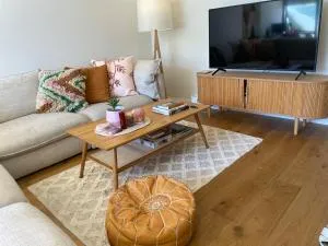 Heart of Elwood Village - Melbourne