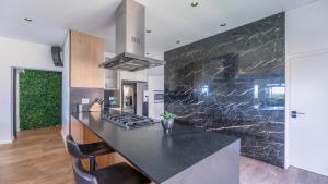Exclusive 3-Bedroom Luxury Villa Cape Town CBD