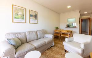 3 Bedroom Cozy Apartment In Torrevieja