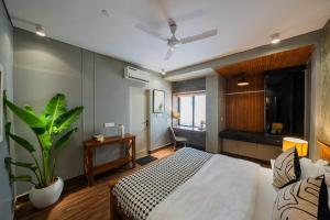3BHK Spacious Stay-Bunk & King Beds-Hauz Khas
