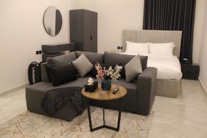 استوديو فاخر 301