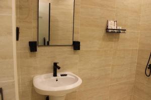 استوديو فاخر 301