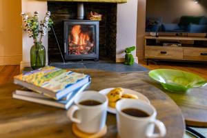 Charming Home for 10 - Perfect for Work & Leisure Stays