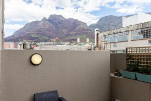 Four Seasons City Studio 8th Floor w Gym & Pool