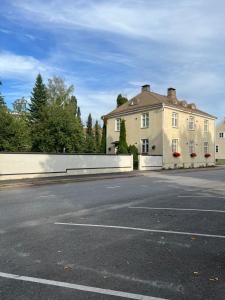 Gardenhouse- yksityinen talo saunalla