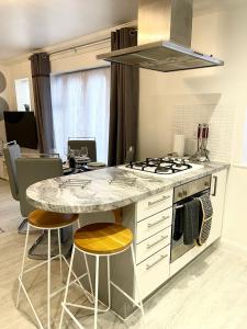 Immaculate St Marks Apartment