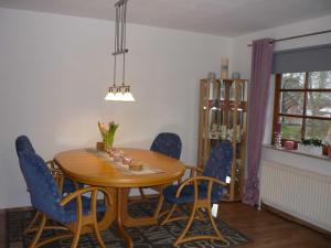 Wiesengrund - gepflegte und gemütlich FeWo mit Garten