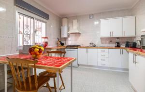 Lovely Home In Guaro With Wifi