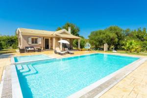  Villa with Private Pool room in Villa Popi