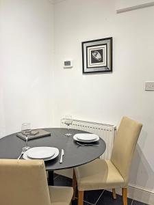 1 Bed Central Grantham - Sleeps 4 - Garden - Amaya Two - Free Gym Access