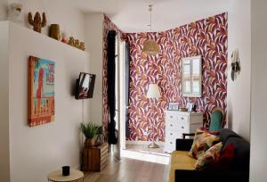 Studio with Big terrace full center with air conditioning