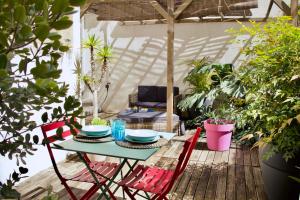 Studio with Big terrace full center with air conditioning