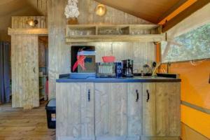 Campings Camping 3 etoiles - Piscine - eebeae : photos des chambres