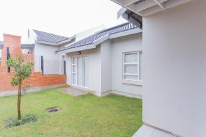 Group House 2 - 1 On York