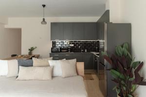 Saint Matthew Central Apartment by Senaon