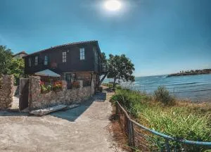 The Greek House - 阿赫托波尔