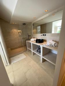 Villas Luxury Villa in front of the famous Pont-du-Gard. : photos des chambres