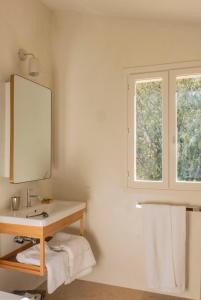 Villas Idyllic Riverside Provencal Farmhouse : photos des chambres