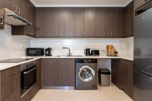 Valleria - 2 BR Apartment W Pool in Larnaca