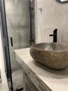 Purple- Lux studio 2 from metro Petralona