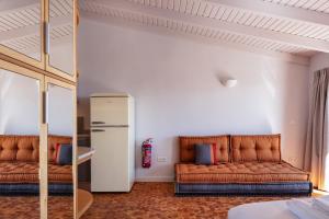 Chryssi Seafront Living, 03 Suite, right on the beach in Rethymno!