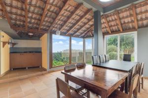 Porto Moniz Yellow House