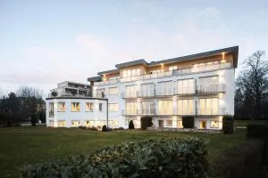 Hotel Vier Jahreszeiten an der Therme & Kliniken Bad Krozingen Nähe Freiburg & Schwarzwald Ideal für Wellness Kur & Business Ausflüge 24h Check In- WLAN & Parken gratis - Nambsheim