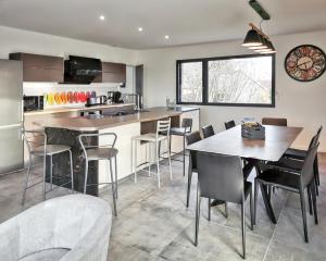 Maisons de vacances Maison accueillante avec jardin - Le Fied : photos des chambres